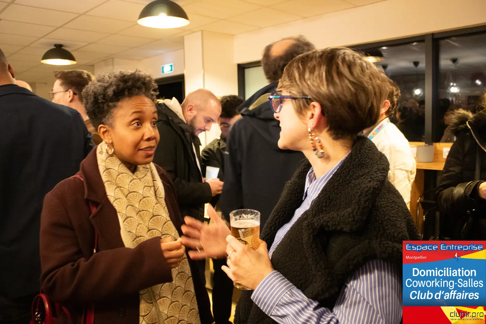 Afterwork Pitch Elevator Club LR février 2025 à Montpellier : moment de networking entre les participants
