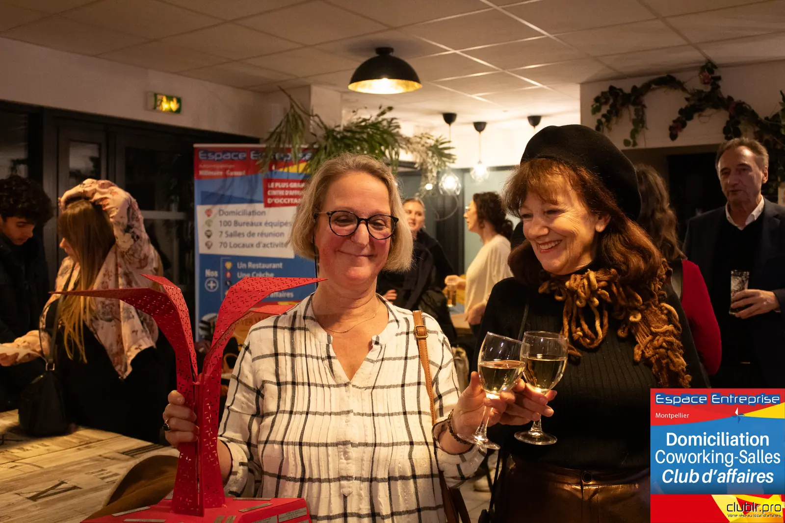 Afterwork Pitch Elevator Club LR février 2025 à Montpellier : moment de networking entre les participants