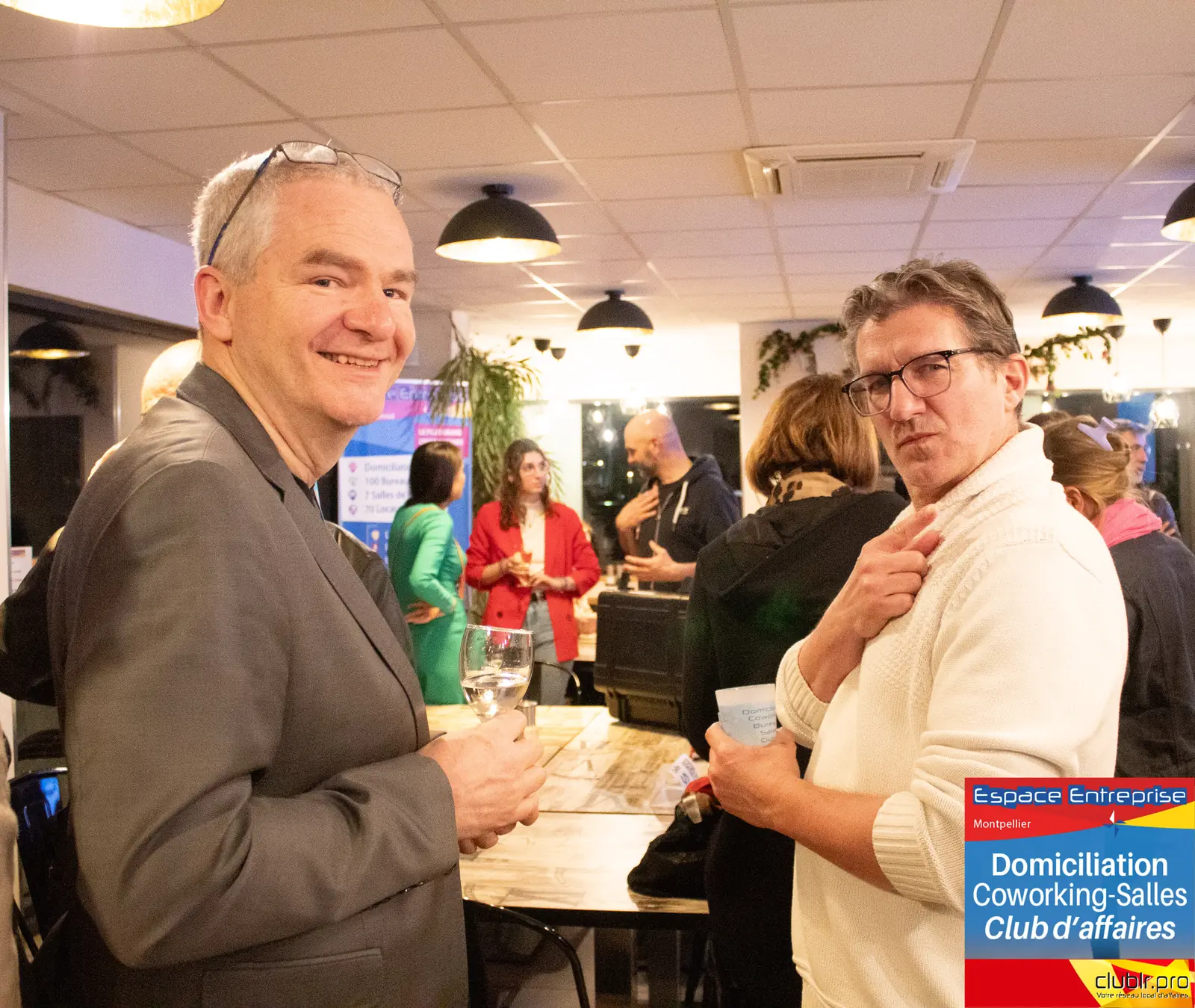 Afterwork Pitch Elevator Club LR mars 2025 à Montpellier : moment de networking entre les participants