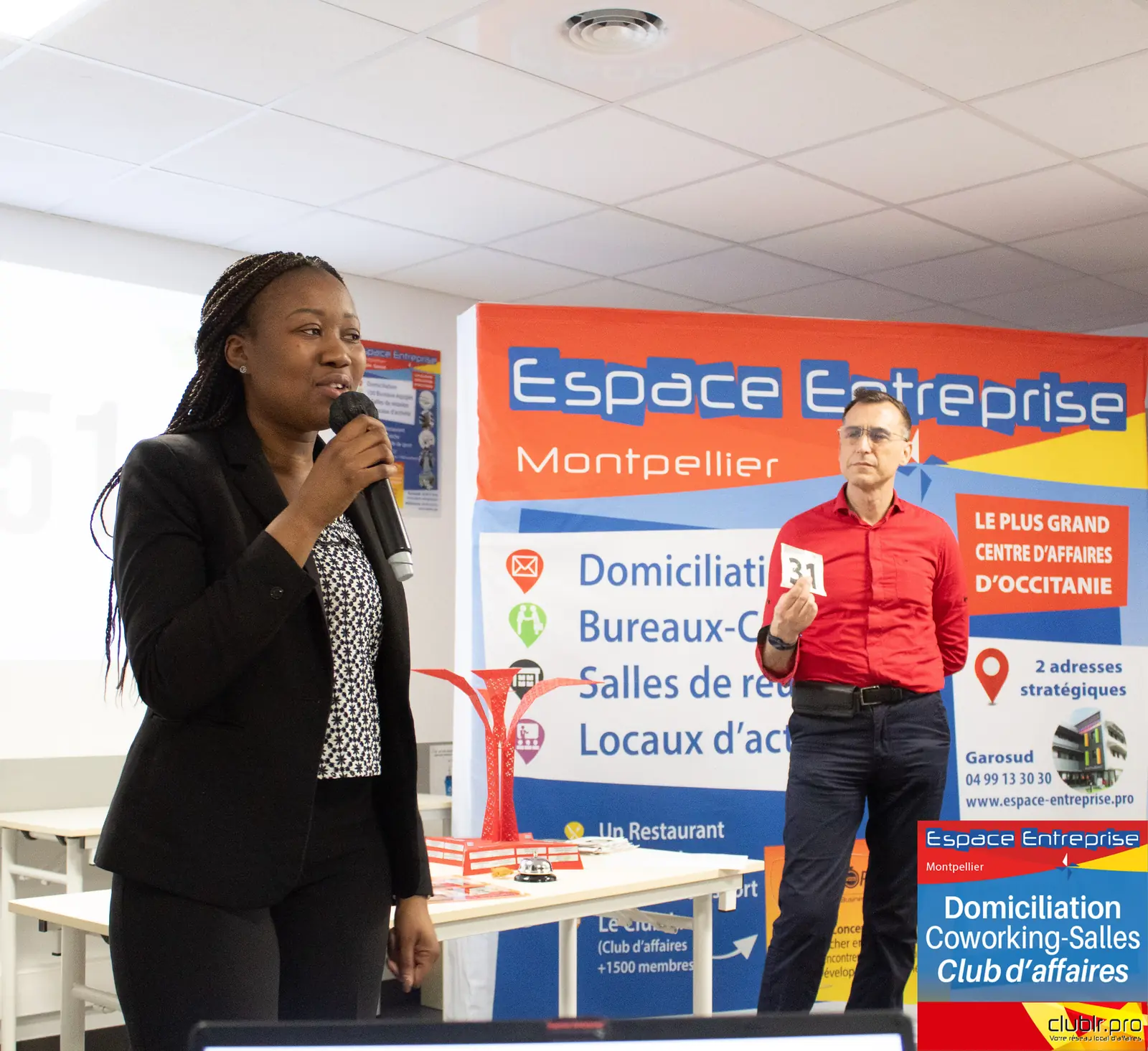 Afterwork Pitch Elevator Club LR mars 2025 à Montpellier : pitcheur au micro devant les participants
