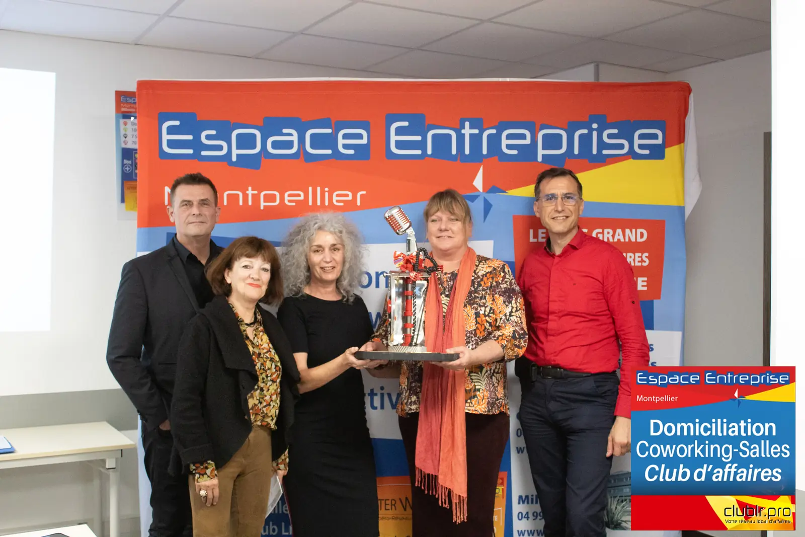 Afterwork Pitch Elevator Club LR avril 2025 à Montpellier : remise du trophée du pitch de la soirée