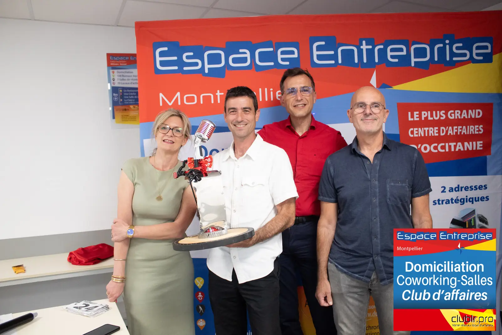 Afterwork Pitch Elevator Club LR mai 2025 à Montpellier : remise du trophée du pitch de la soirée
