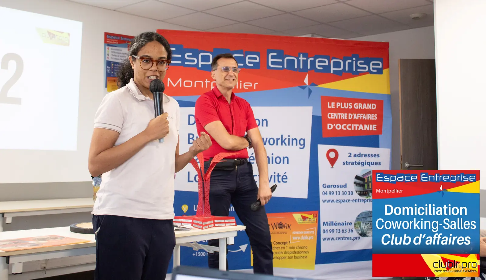 Afterwork Pitch Elevator Club LR juin 2025 à Montpellier : pitcheur au micro devant les participants
