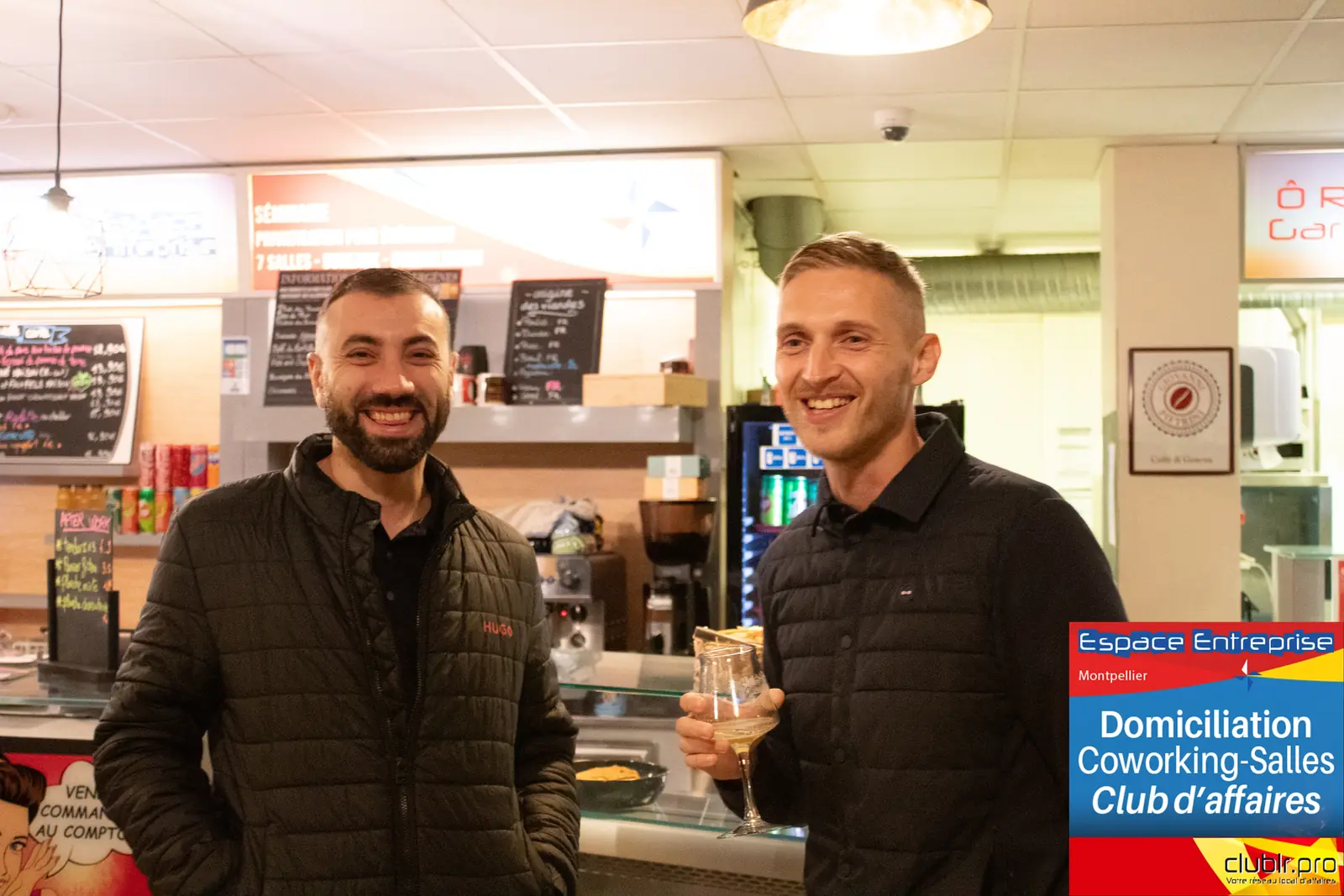Afterwork Pitch Elevator Club LR novembre 2025 à Montpellier : moment de networking entre les participants