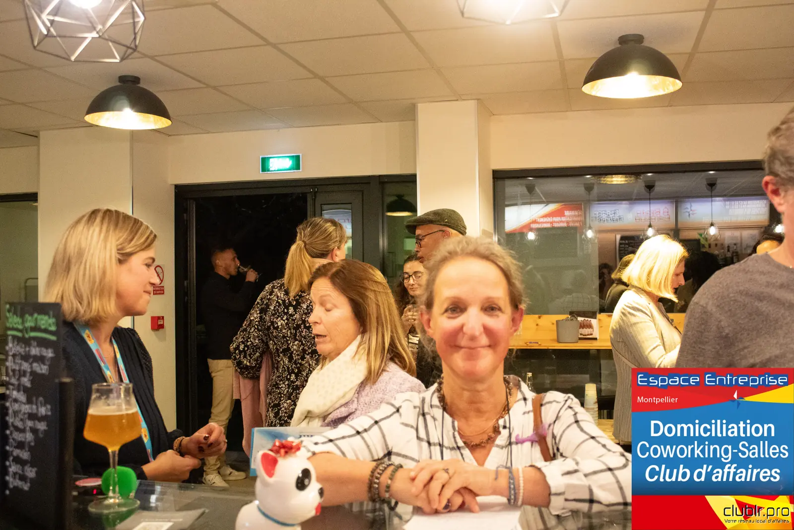 Afterwork Pitch Elevator Club LR novembre 2025 à Montpellier : moment de networking entre les participants