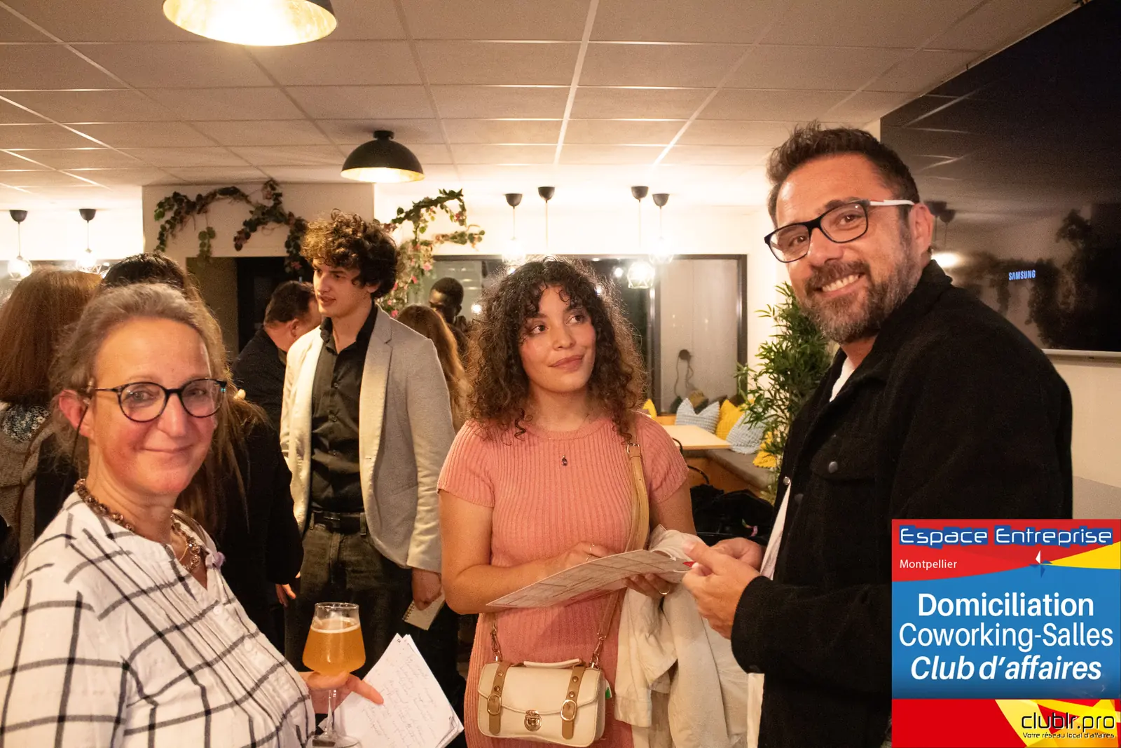Afterwork Pitch Elevator Club LR novembre 2025 à Montpellier : moment de networking entre les participants