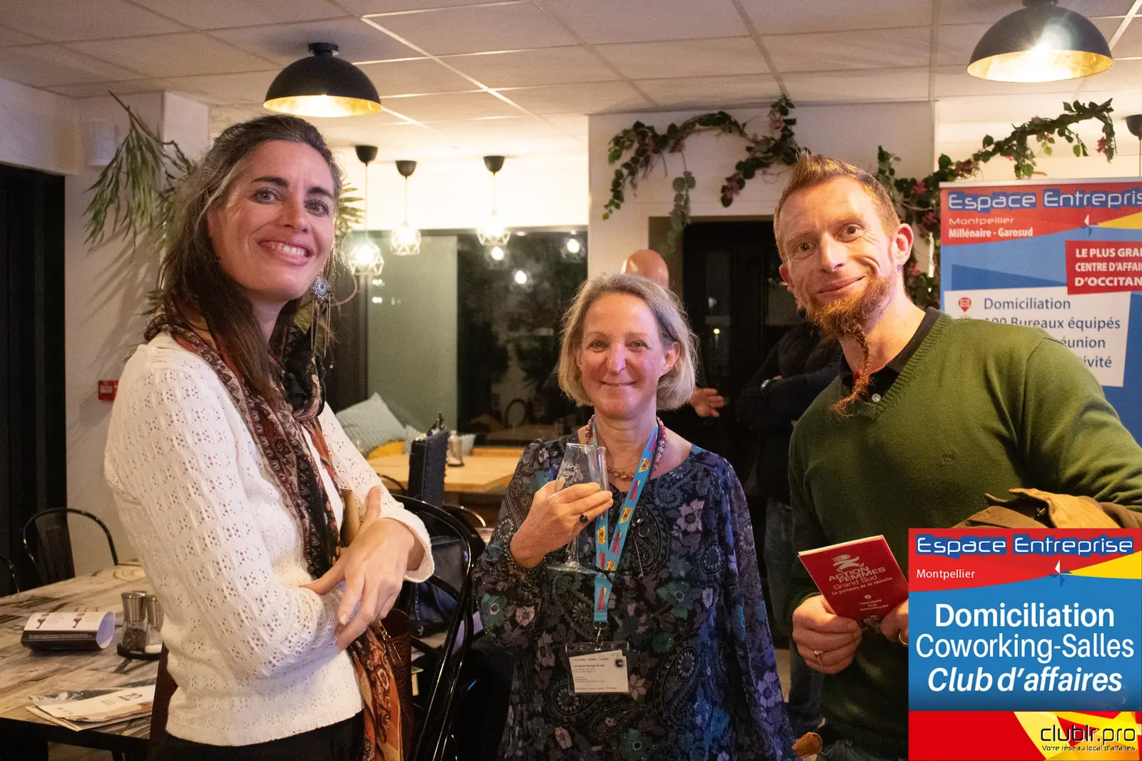 Afterwork Pitch Elevator Club LR décembre 2025 à Montpellier : moment de networking entre les participants
