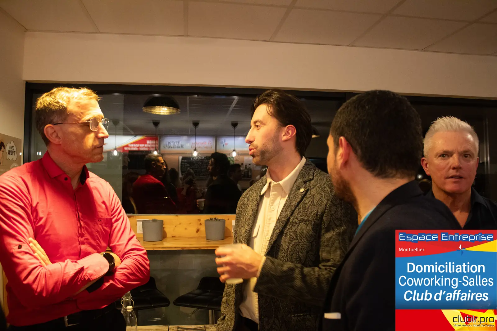 Afterwork Pitch Elevator Club LR janvier 2026 à Montpellier : moment de networking entre les participants