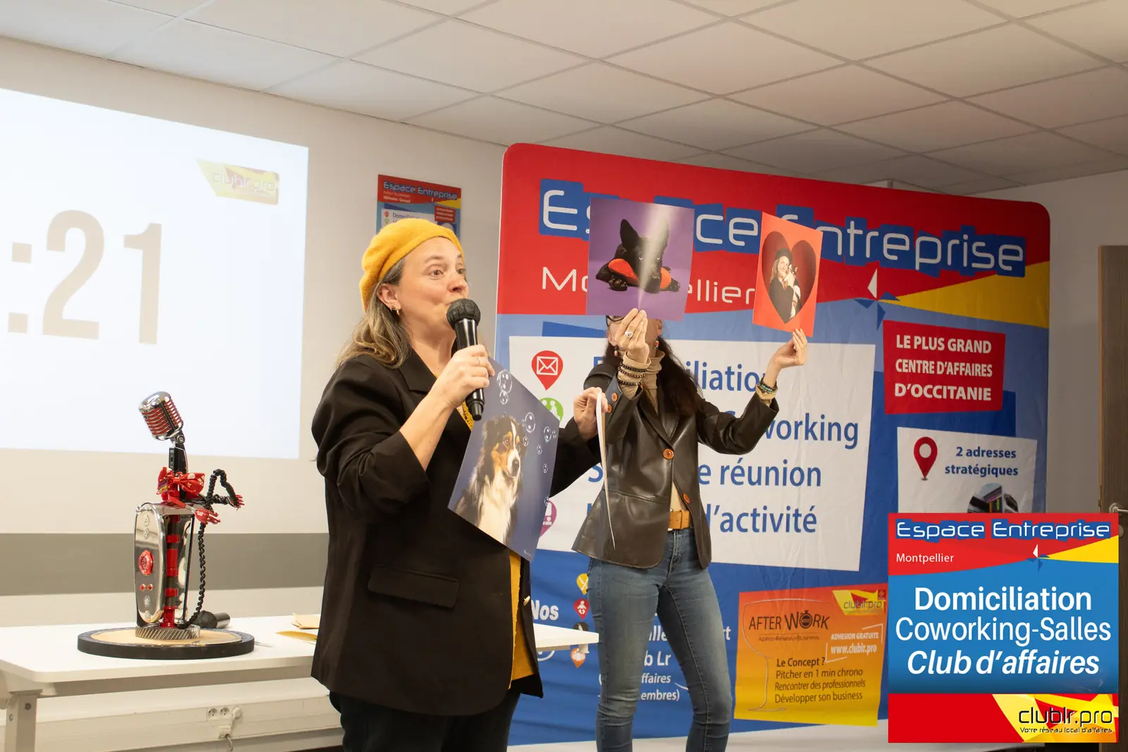 Afterwork Pitch Elevator Club LR avril 2026 à Montpellier : entrepreneur au micro avec l'animateur pendant son pitch