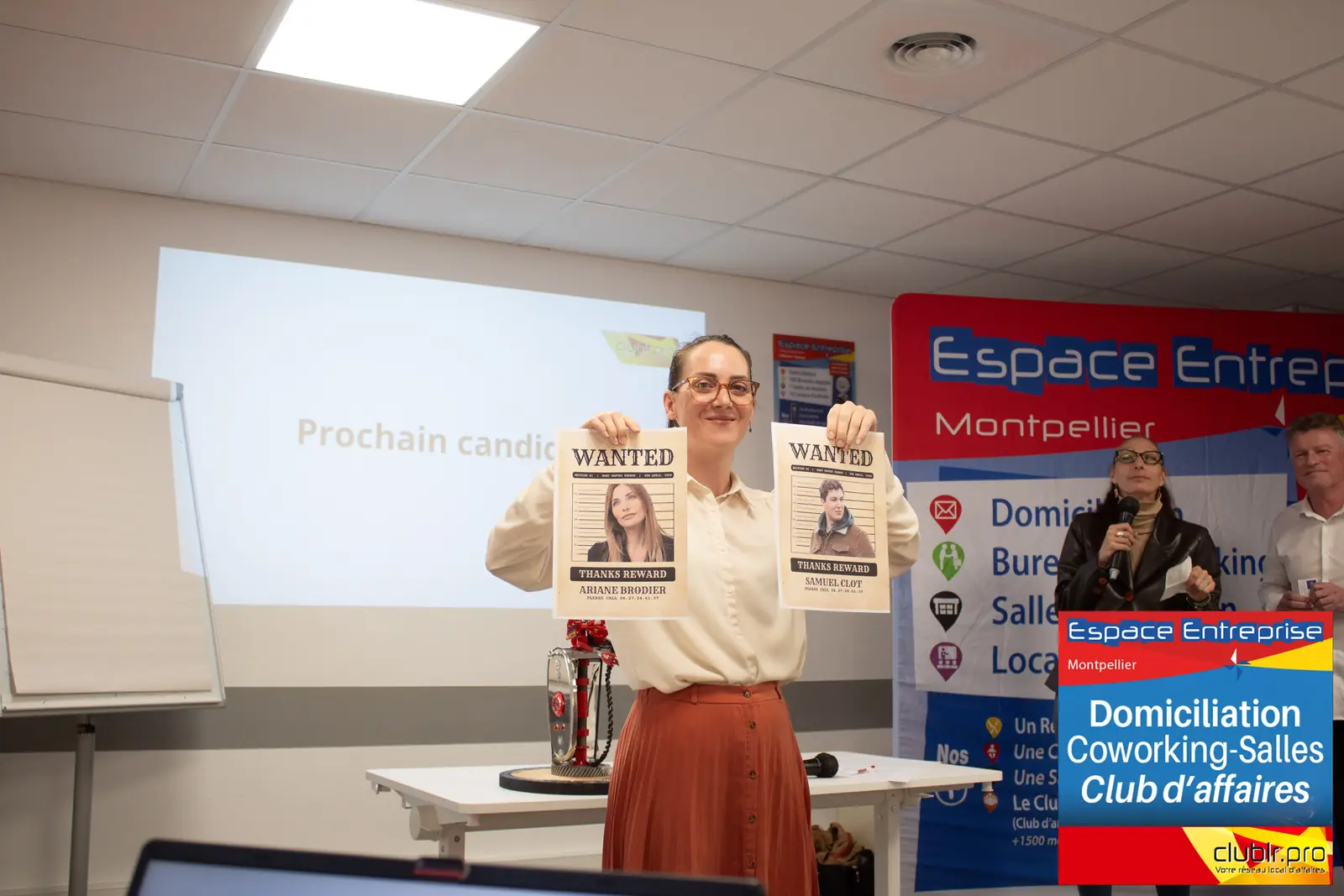 Afterwork Pitch Elevator Club LR avril 2026 à Montpellier : pitcheur au micro devant les participants