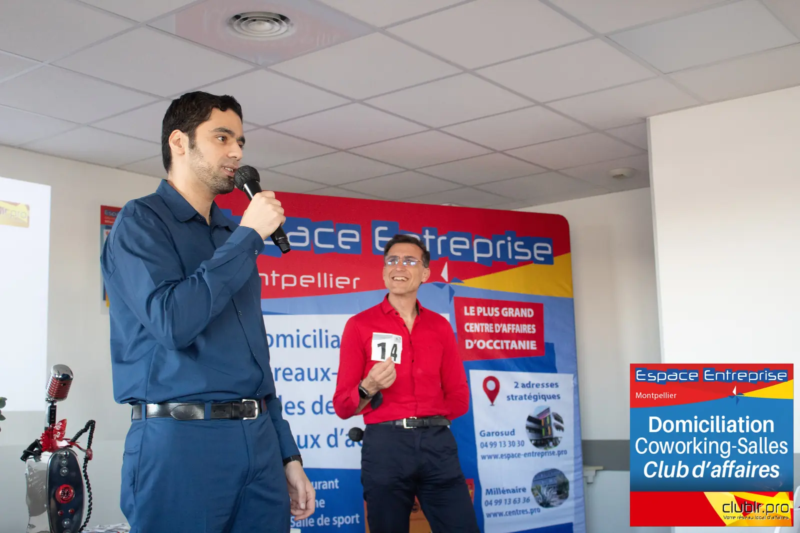 Afterwork Pitch Elevator Club LR mai 2026 à Montpellier : entrepreneur au micro avec l'animateur pendant son pitch
