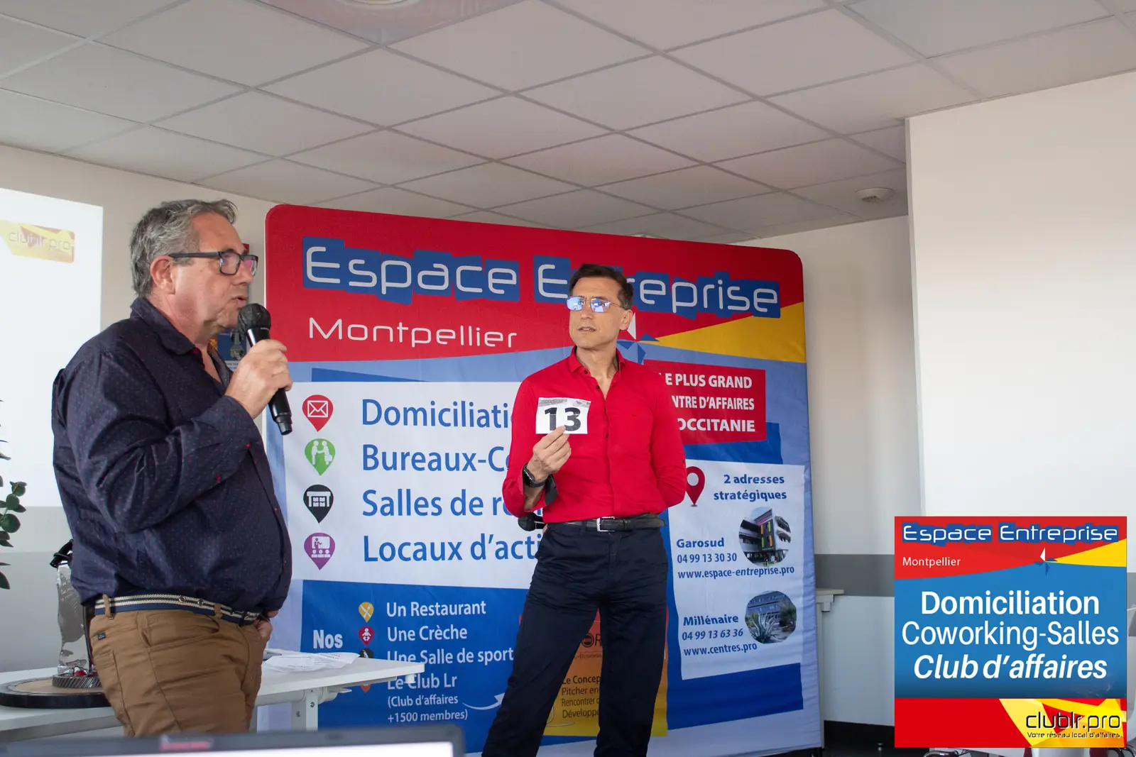 Afterwork Pitch Elevator Club LR mai 2026 à Montpellier : entrepreneur au micro avec l'animateur pendant son pitch