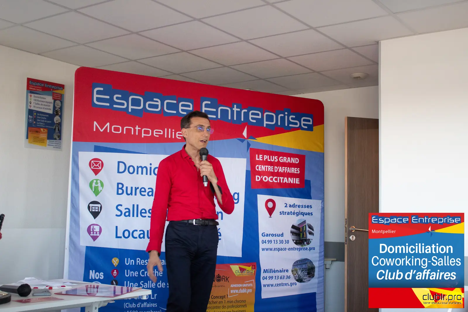 Afterwork Pitch Elevator Club LR mai 2026 à Montpellier : pitcheur au micro devant les participants