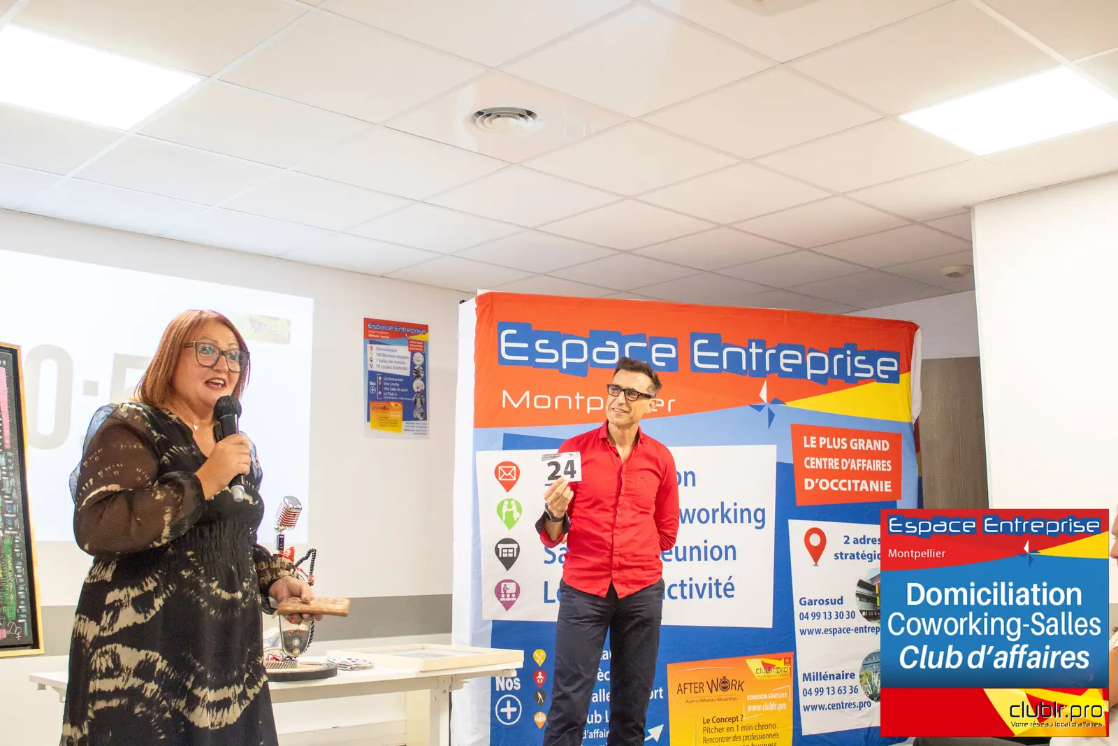 Afterwork Pitch Elevator Club LR septembre 2026 à Montpellier : entrepreneur au micro avec l'animateur pendant son pitch