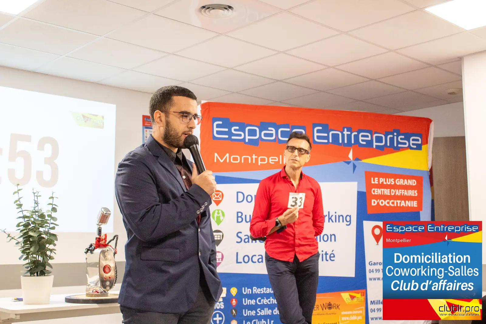 Afterwork Pitch Elevator Club LR septembre 2026 à Montpellier : entrepreneur au micro avec l'animateur pendant son pitch