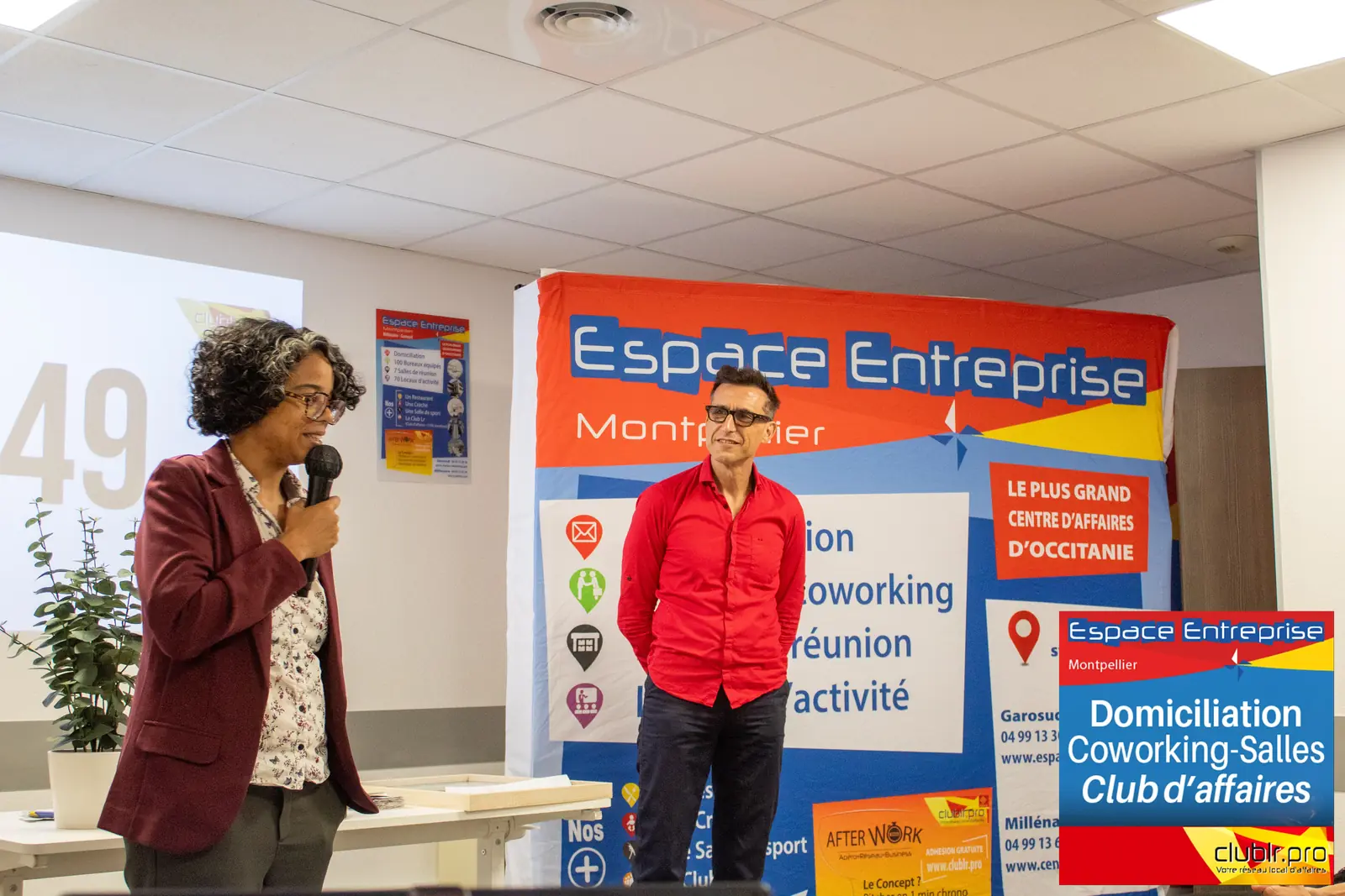 Afterwork Pitch Elevator Club LR septembre 2026 à Montpellier : entrepreneur au micro avec l'animateur pendant son pitch