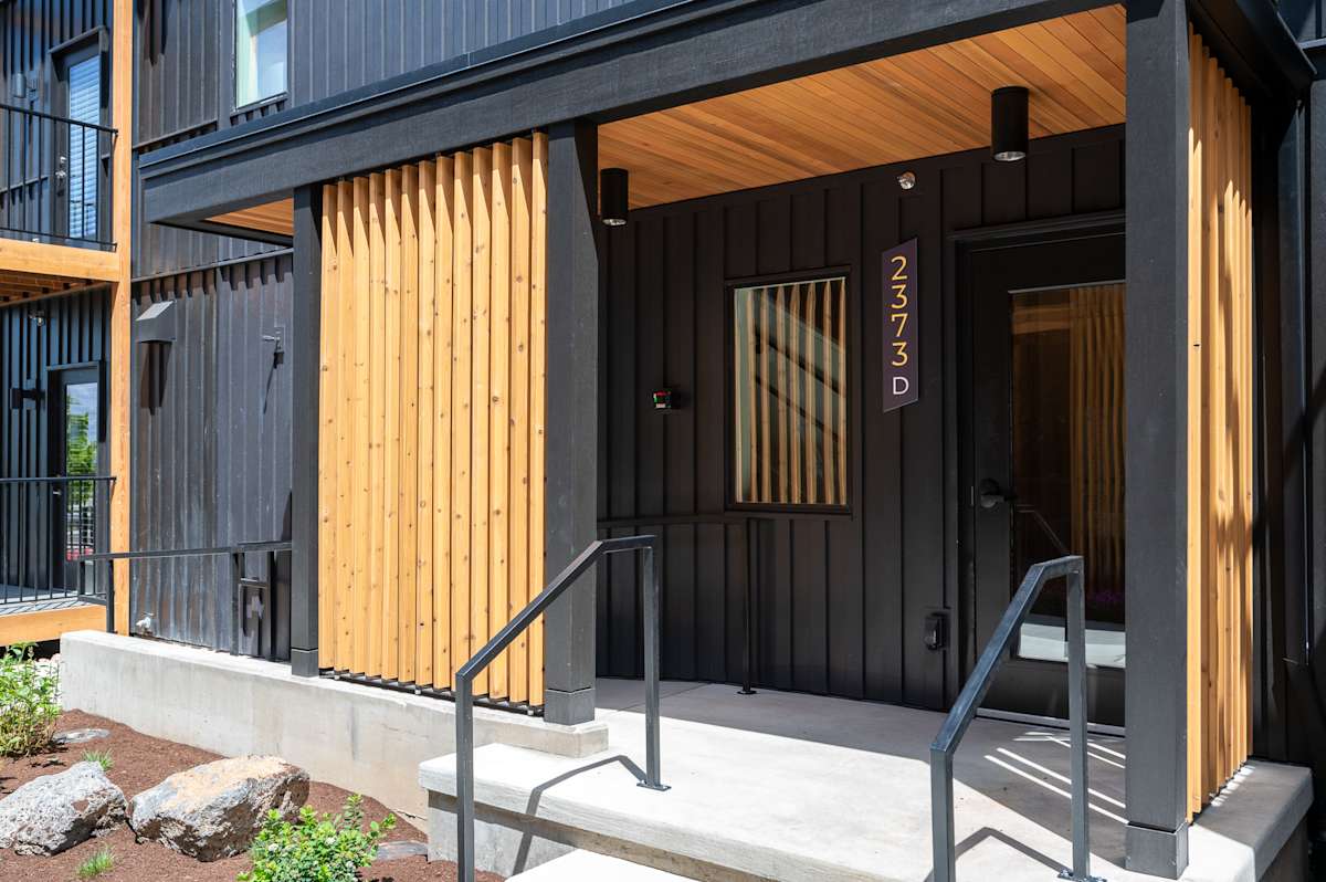 Entry to building
