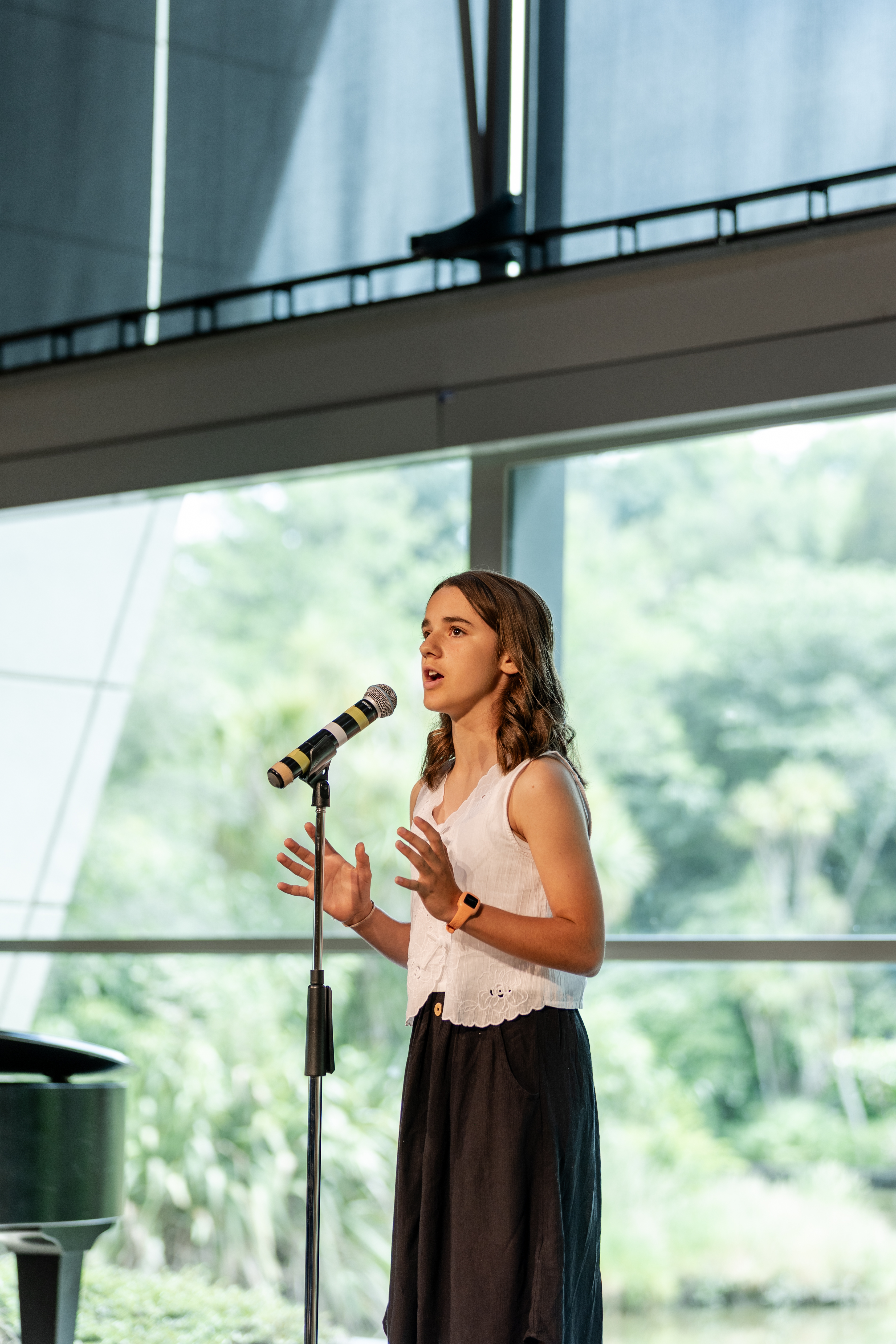 The same singer bringing studio technique into performance