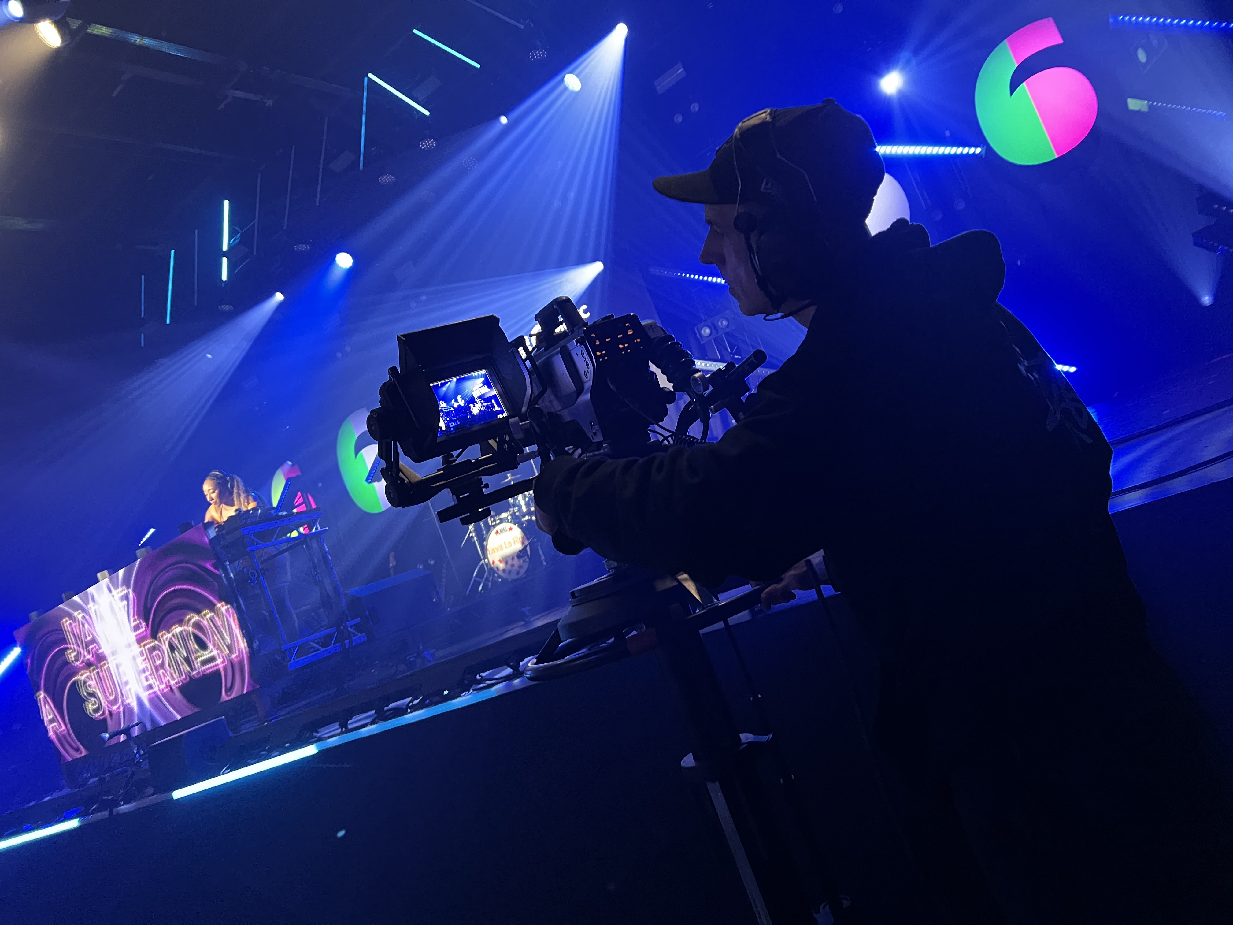 Music & Entertainment