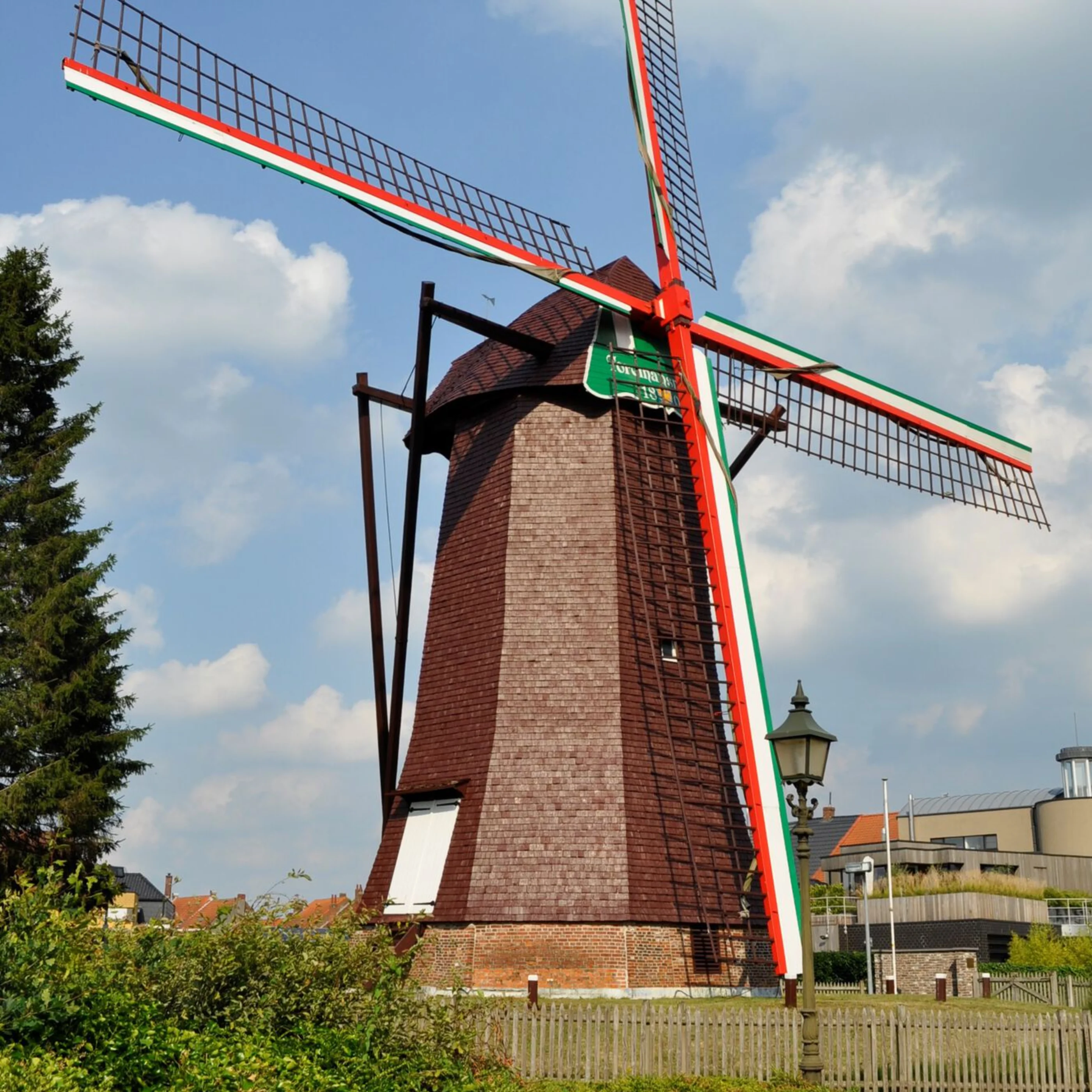 Foto van een windmolen in Arendonk