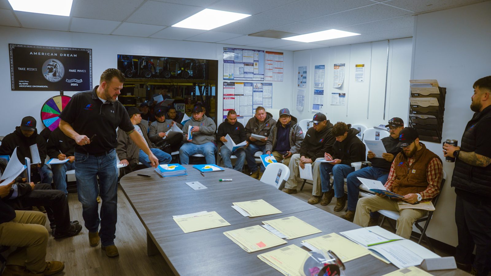 Onboarding meeting around the conference table