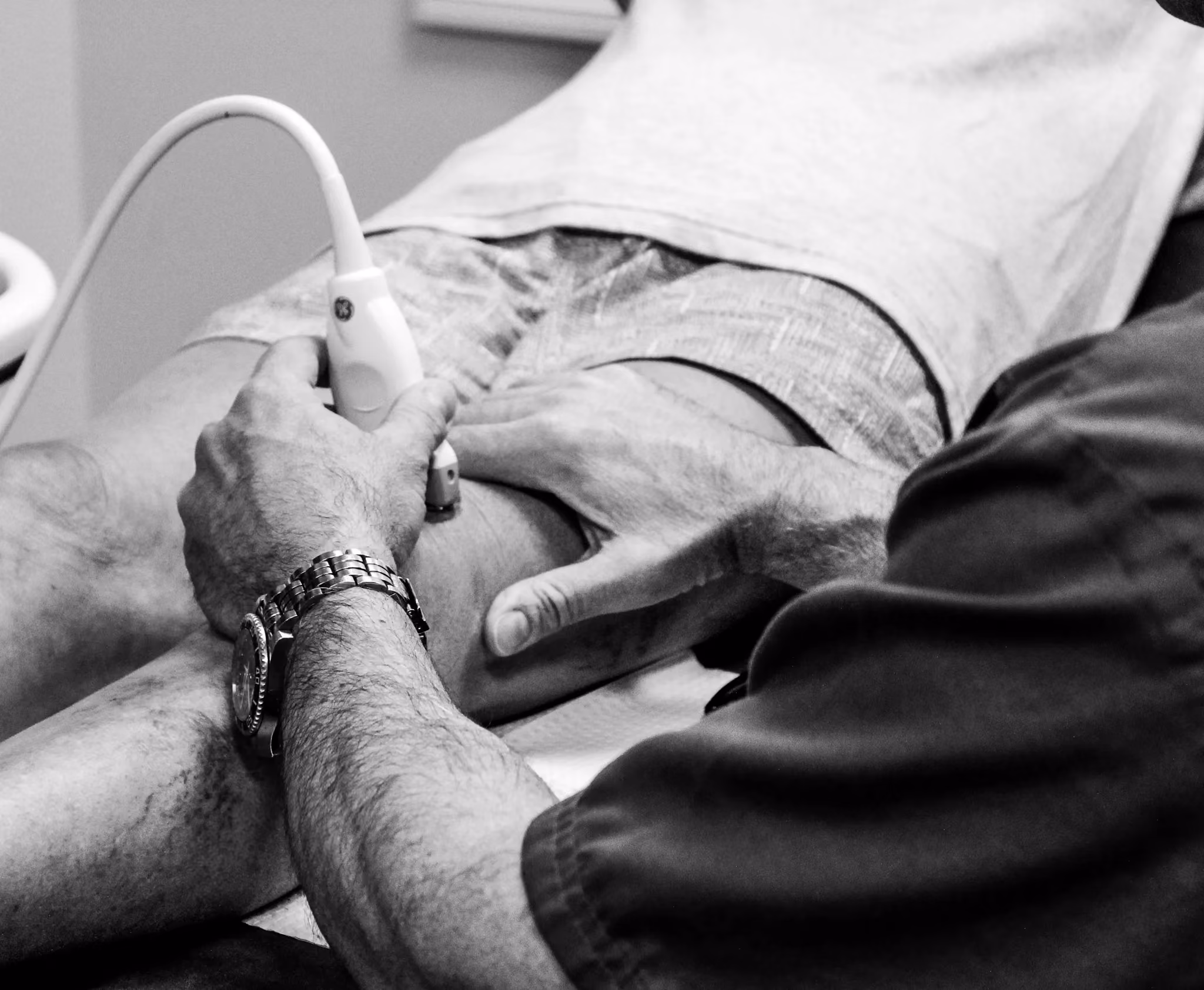 Doctor examining a patient's knee