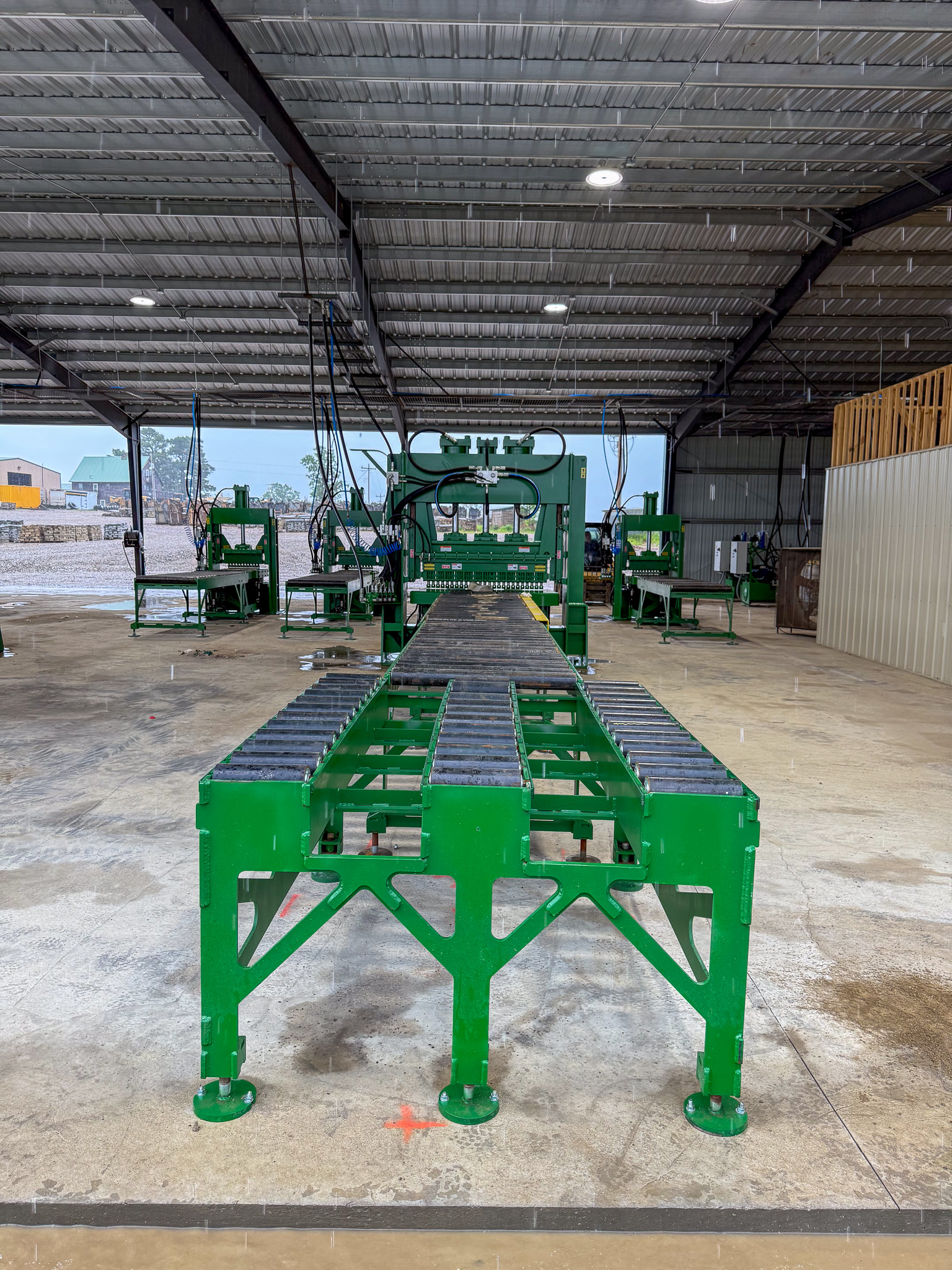 Load and unload conveyor