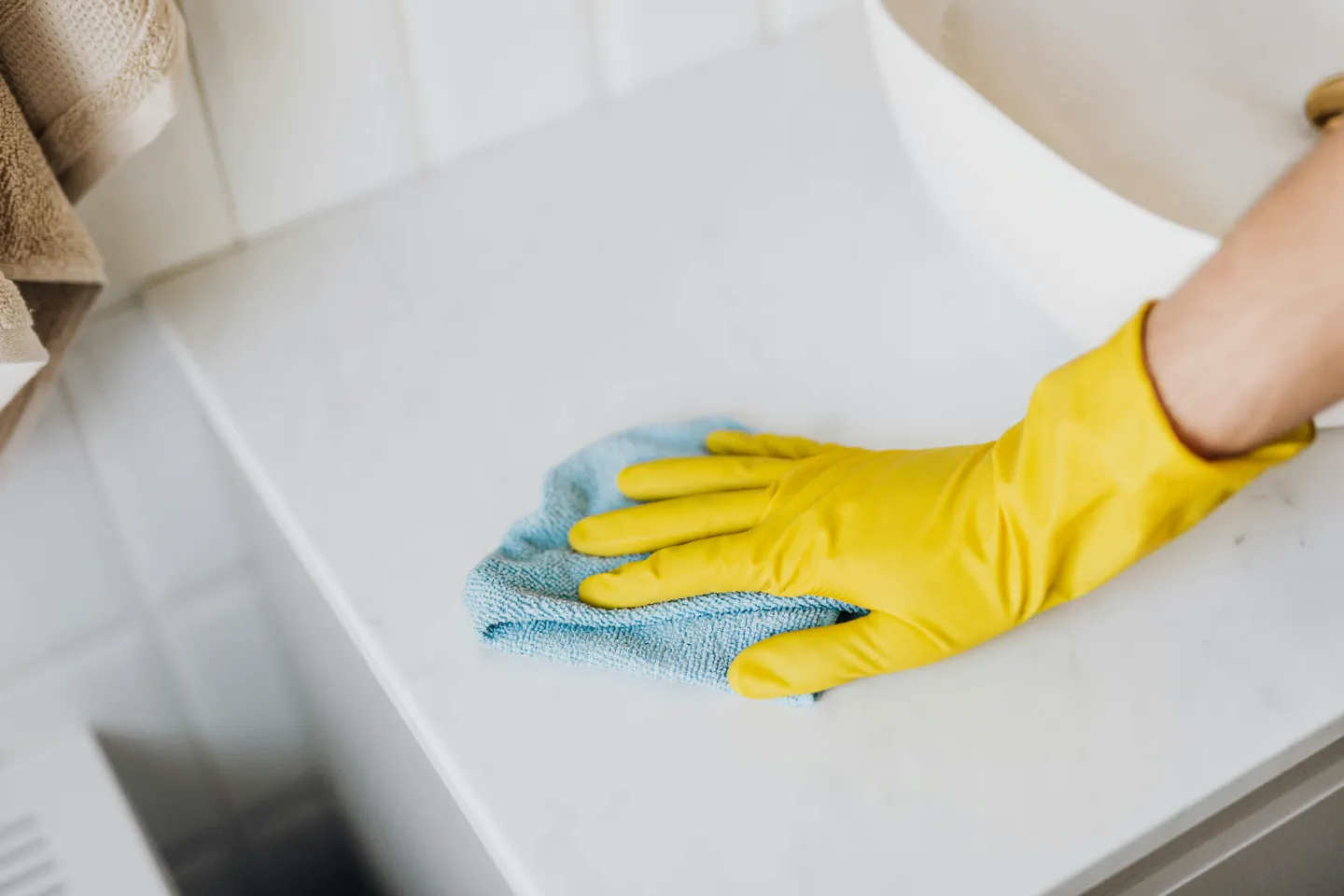 Professional cleaning gloves