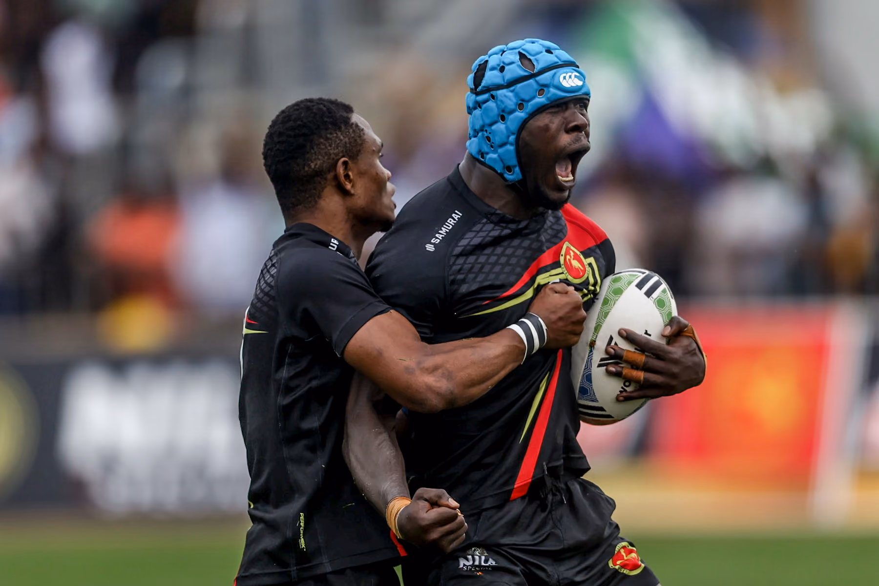 Byron Oketayot aime sauver et servir, sur le terrain comme en dehors