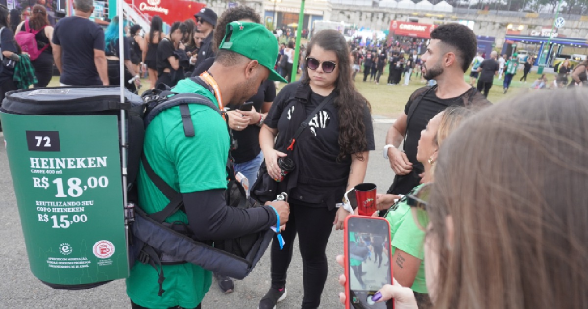 Ambulantes em evento. Como fazer a gestão de ambulantes no Carnaval