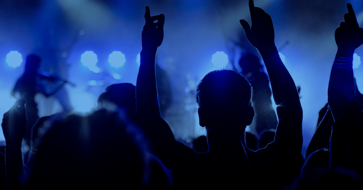 Mercado de Eventos no Brasil: tendências e oportunidades_ plateia em show
