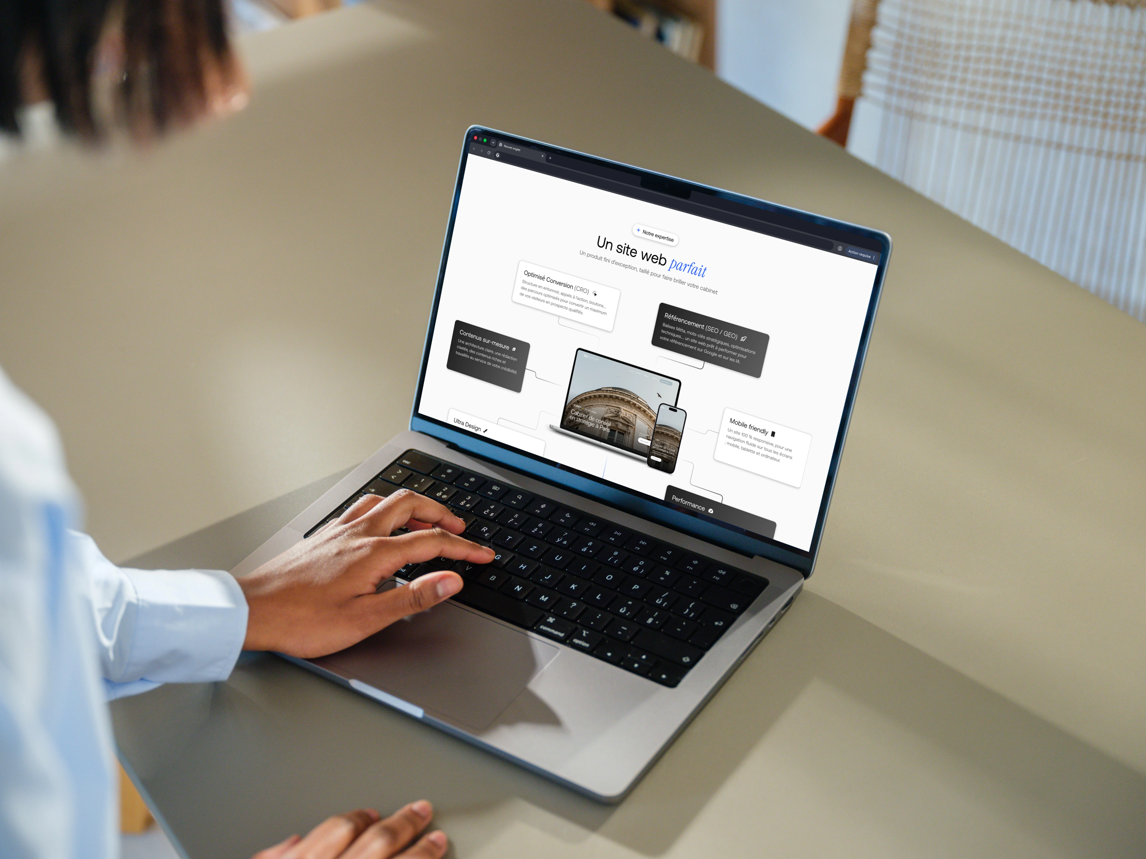 Mock up de la maquette du site web Starly Agency