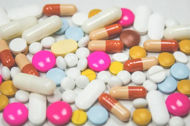 Een heleboel pillen en capsules