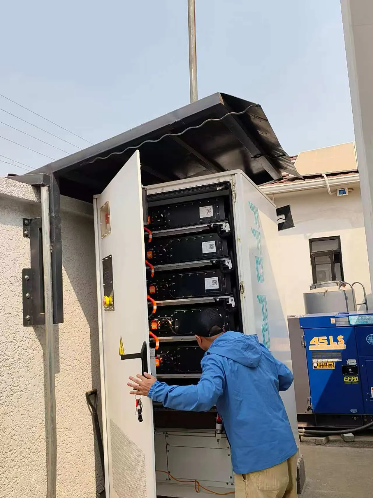 Galaxy261 All-in-One-BESS-Schrank, BESS für hybrides Mikronetz in Nigeria mit integriertem STS-Schalter