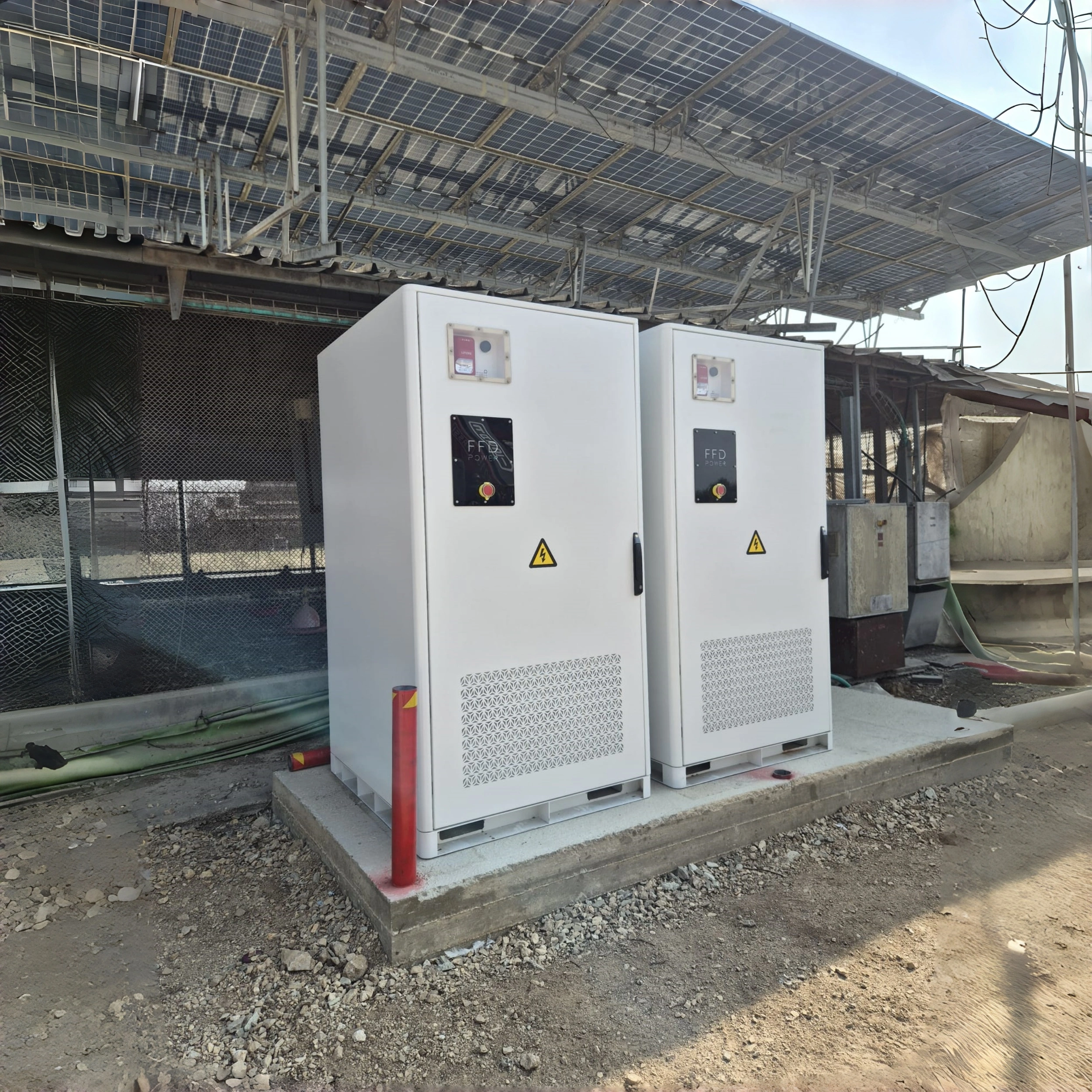 BESS für autarke Stromversorgung in Malaysia: Hybrid-Energiesystem an einem 24/7-Geflügelbetrieb mit PV-Erzeugung und BESS
