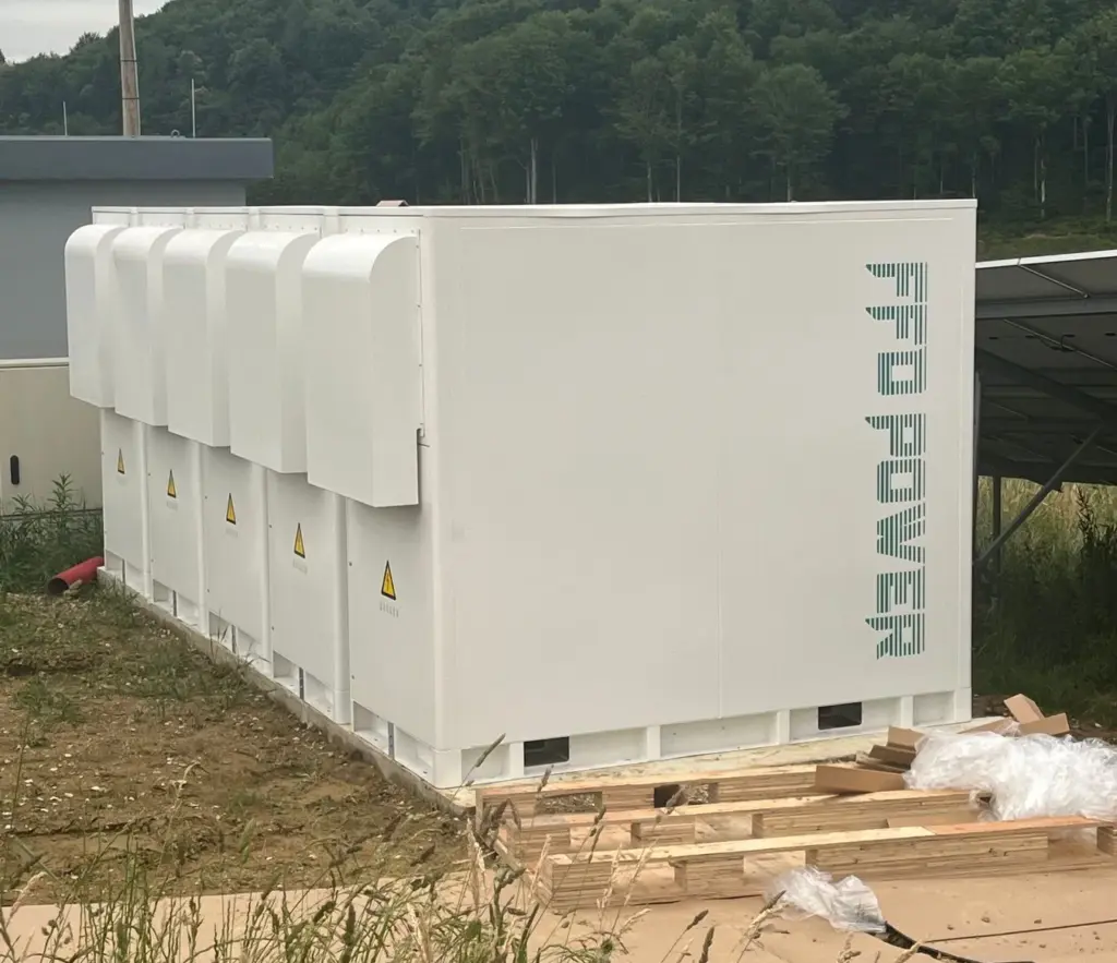 BESS für PV-Arbitrage: Umsetzung an einem netzgekoppelten Solarpark in Slowenien durch FFD POWER
