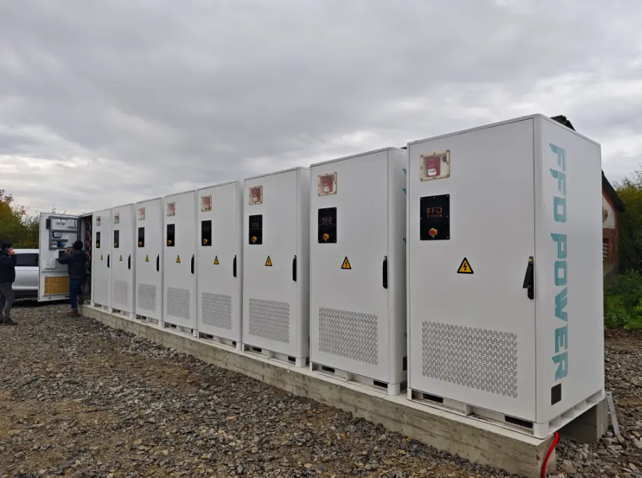 BESS-Systemarchitektur für Energieverschiebung in der Ukraine: EMS-gesteuertes Laden aus PV-Überschuss und Entladen in Spitzenpreiszeiten