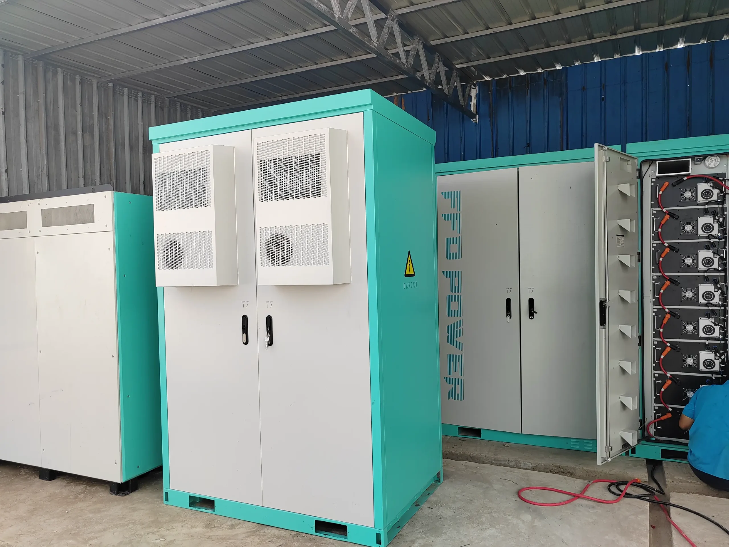 BESS für Mikronetz in Myanmar: Galaxy233L-AIO-2H All-in-One-Schränke für ein 875kW/1631kWh nahtloses Umschaltsystem