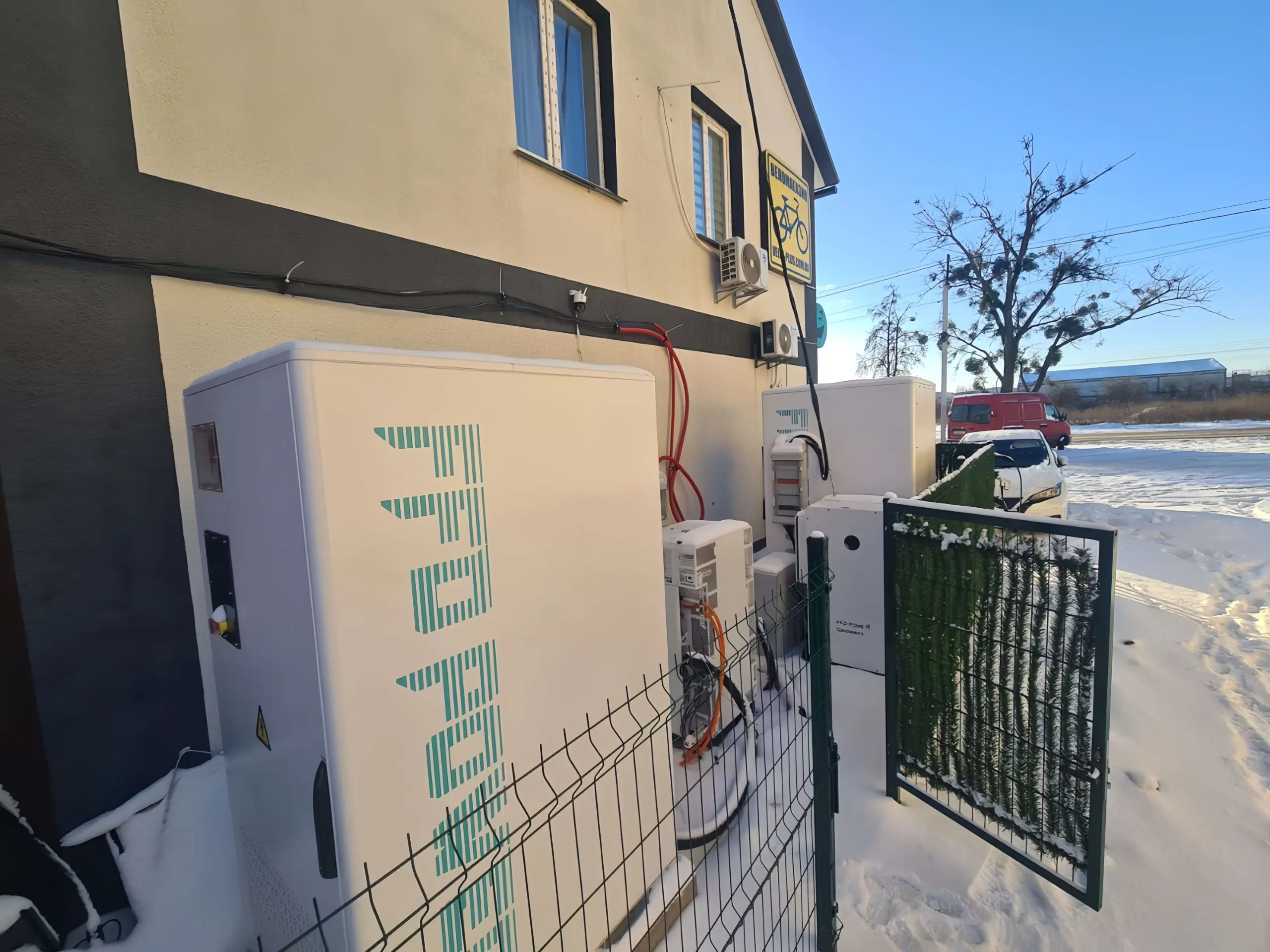 FFD POWER BESS für EV-Laden in der Ukraine – 522kWh Energiespeichersystem mit Hybrid-Wechselrichter