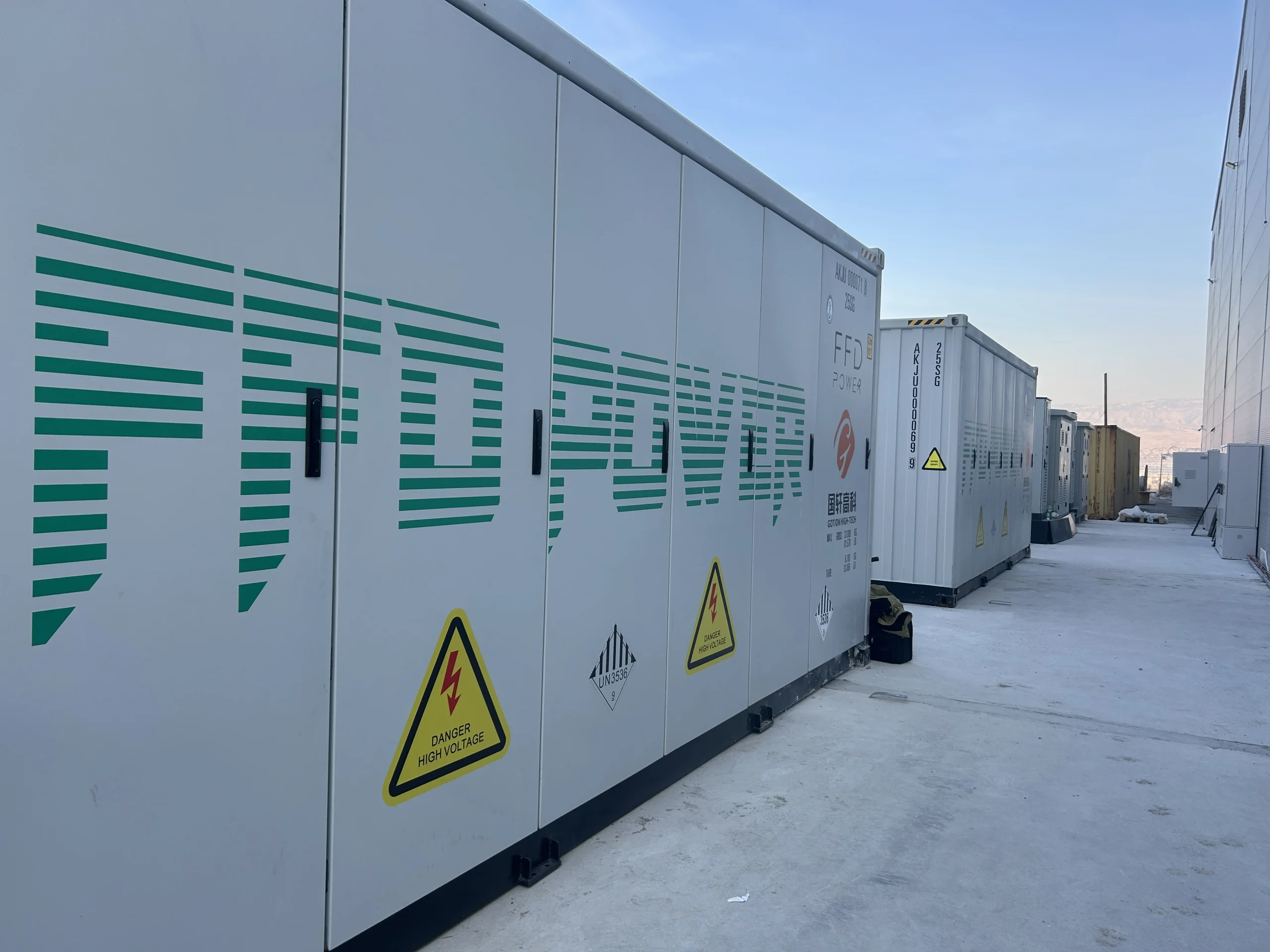 2,5MW/6,8MWh netzseitiges BESS in Israel für TOU-Arbitrage, integriert mit 2MW PV und 1MW Fabriklast