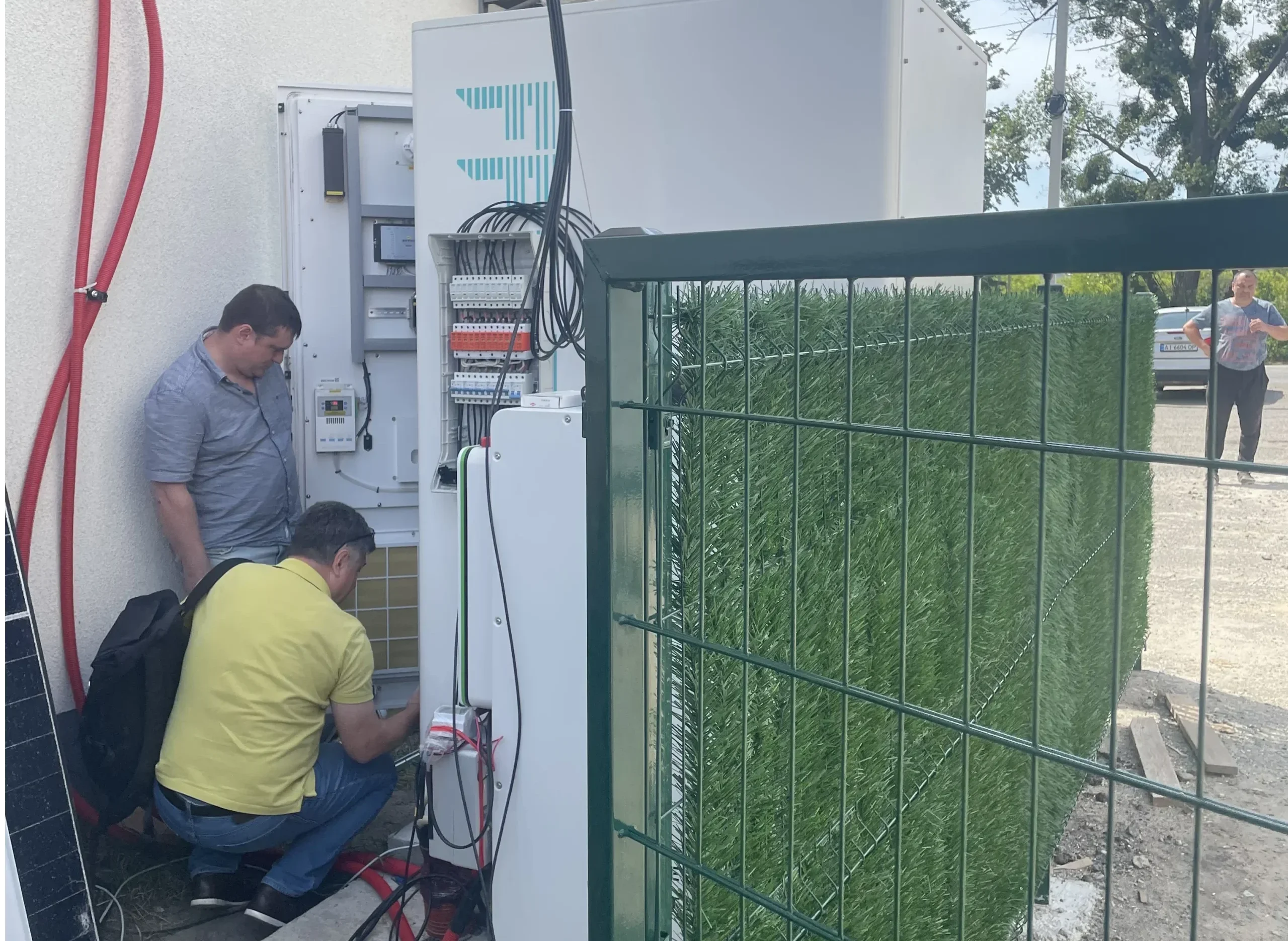 FFD POWER BESS für EV-Laden in der Ukraine – 522kWh Energiespeichersystem mit Hybrid-Wechselrichter