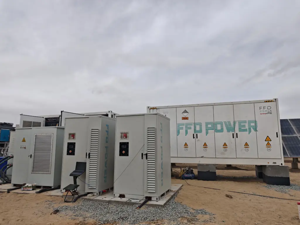 BESS zur PV-Spitzenlastkappung in China an einem industriellen Solarstandort