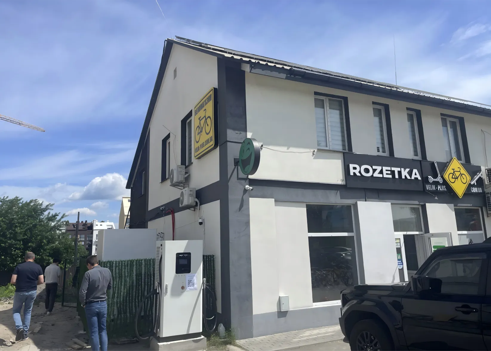 Gewerbliches BESS zur Versorgung einer EV-Ladestation