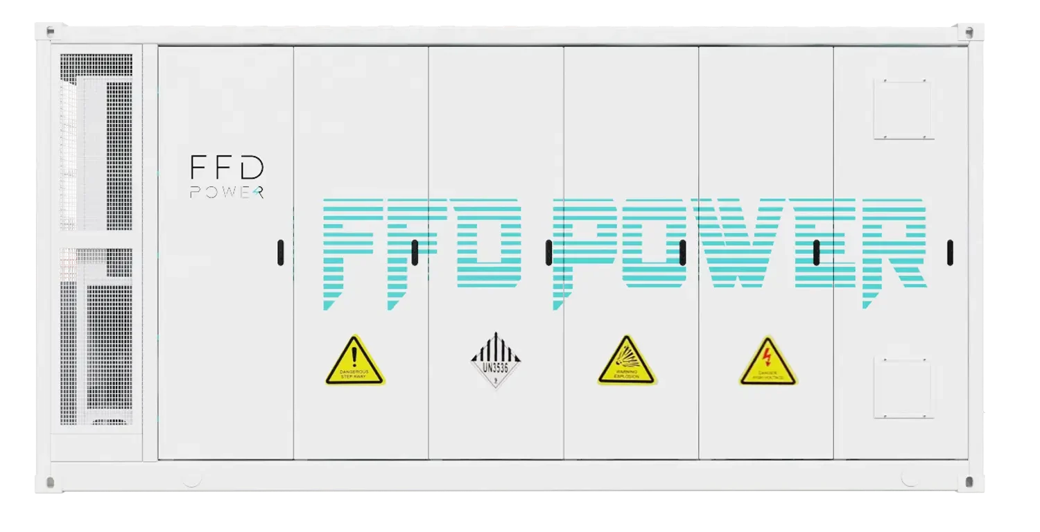 String-Typ-PCS-Container-System, Frontalansicht mit Warnhinweisen und UN3536-Kennzeichnung