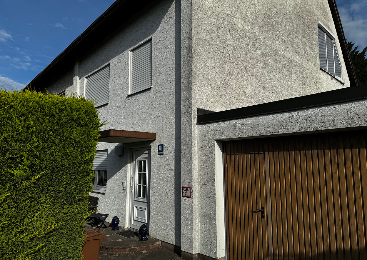 Fassade in Unterschleißheim vor der Renovierung