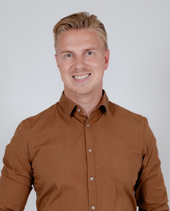 Tijn Strikker, oprichter