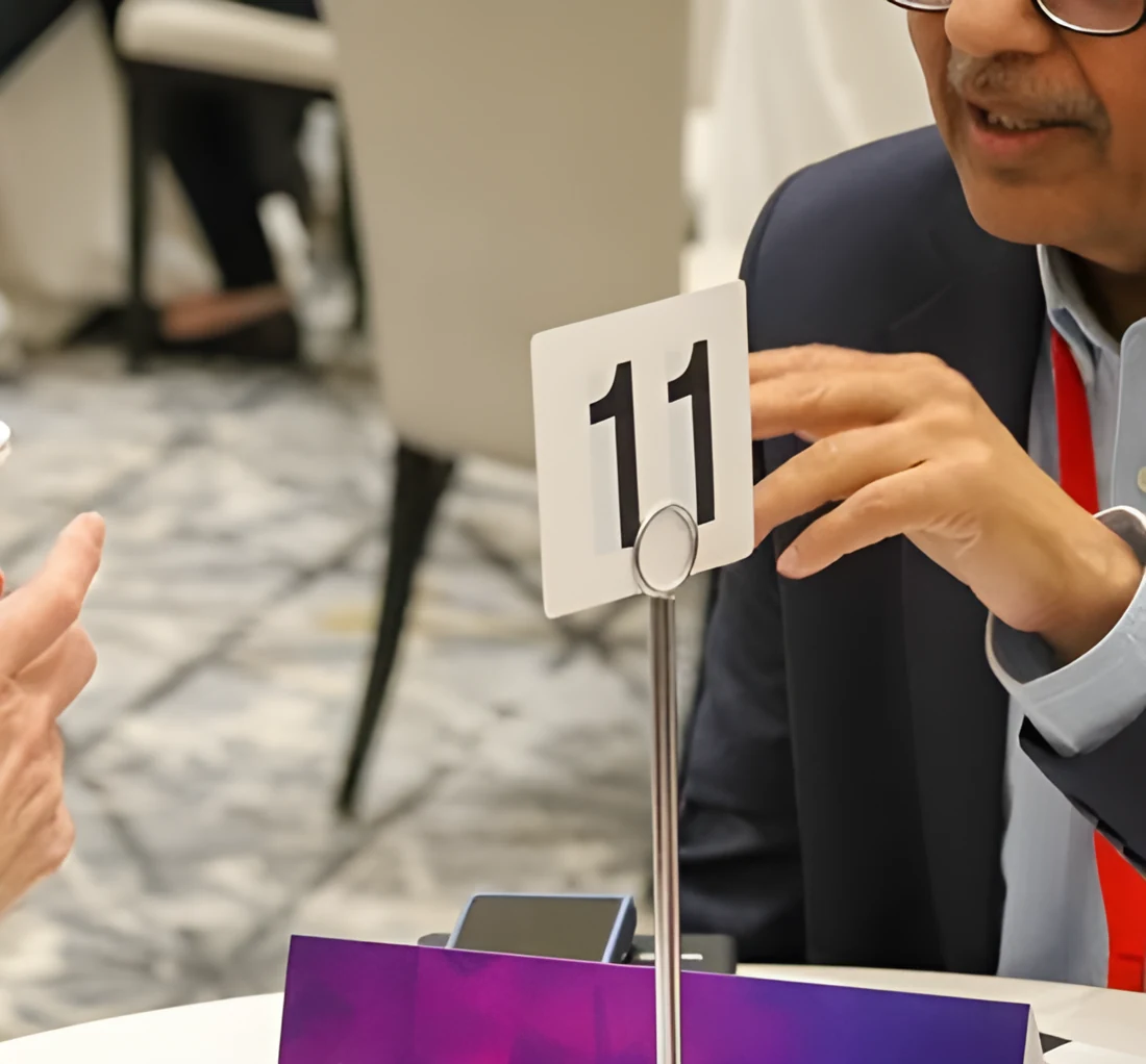 One-on-one business matchmaking meeting between a supplier and a corporate buyer