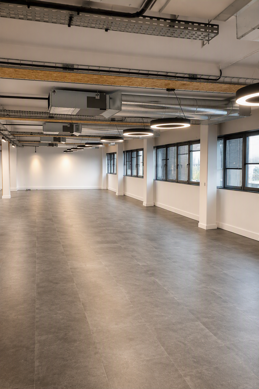 Mise à nu d'un immeuble de bureaux — Gentilly