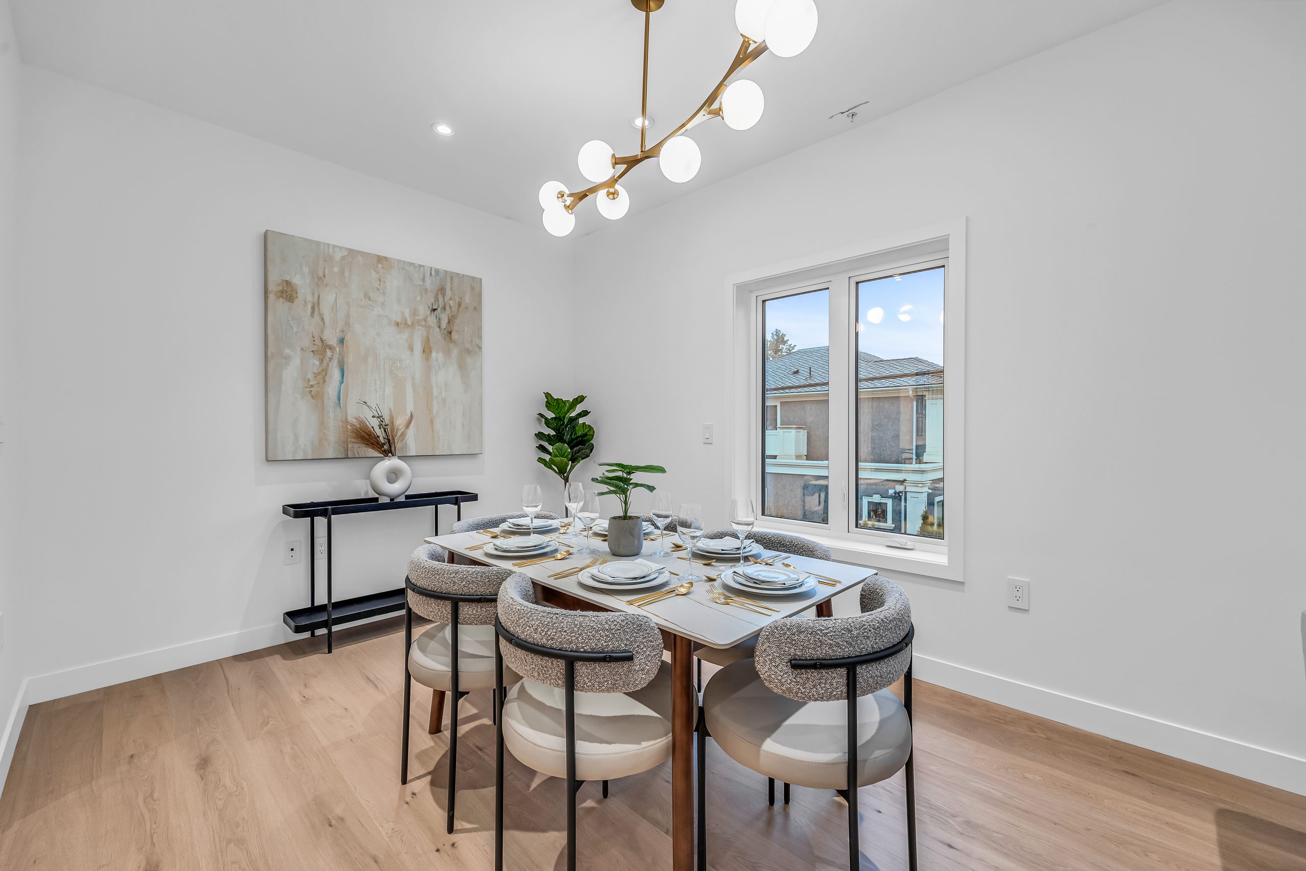 Oakton 1016 corner living and kitchen