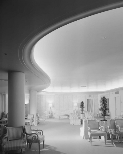 Saks Fifth Avenue, Beverly Hills
